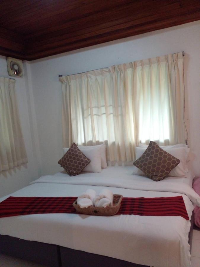 Baansuanleelawadee Resort Amphawa Extérieur photo