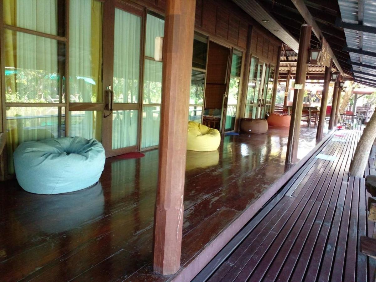 Baansuanleelawadee Resort Amphawa Extérieur photo