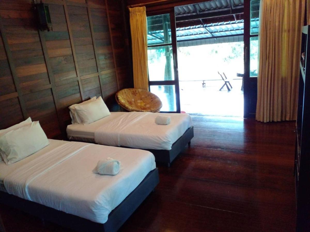 Baansuanleelawadee Resort Amphawa Extérieur photo