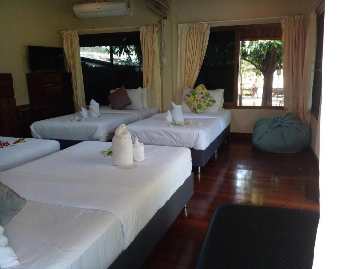 Baansuanleelawadee Resort Amphawa Extérieur photo