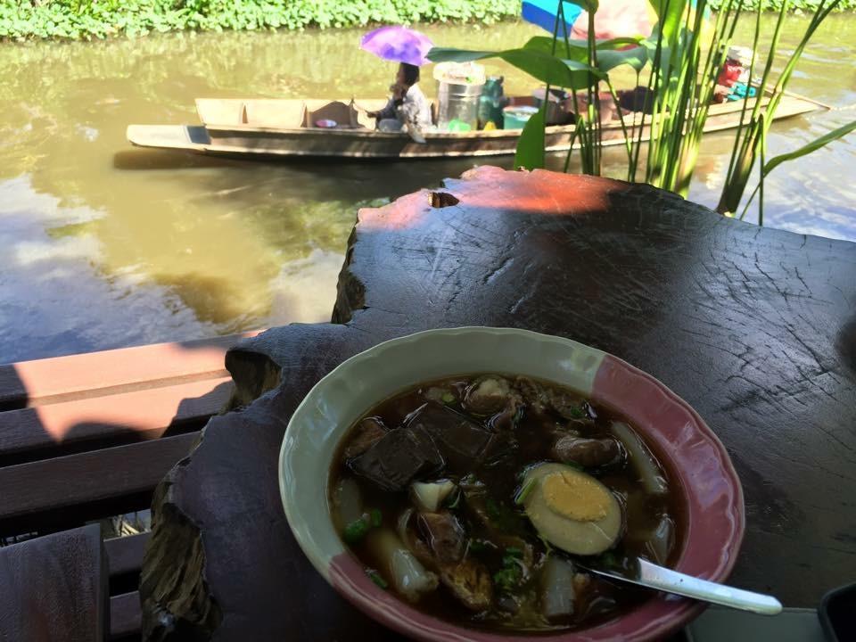 Baansuanleelawadee Resort Amphawa Extérieur photo