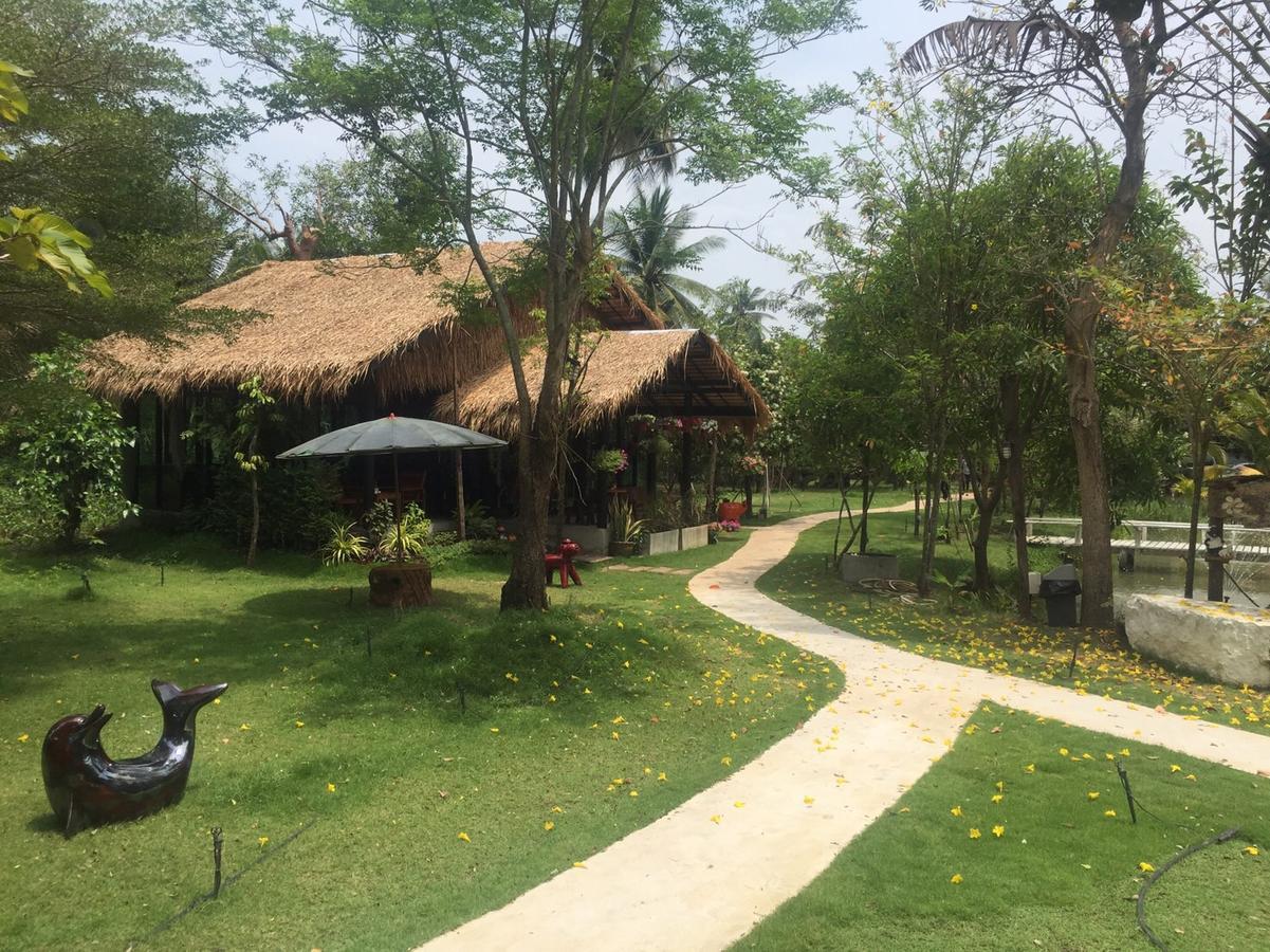 Baansuanleelawadee Resort Amphawa Extérieur photo