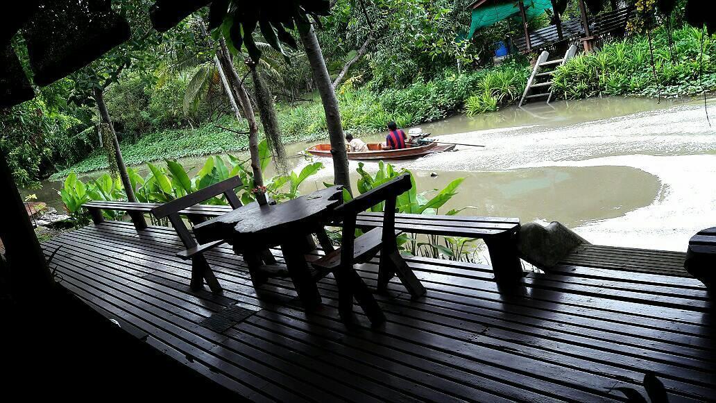 Baansuanleelawadee Resort Amphawa Extérieur photo