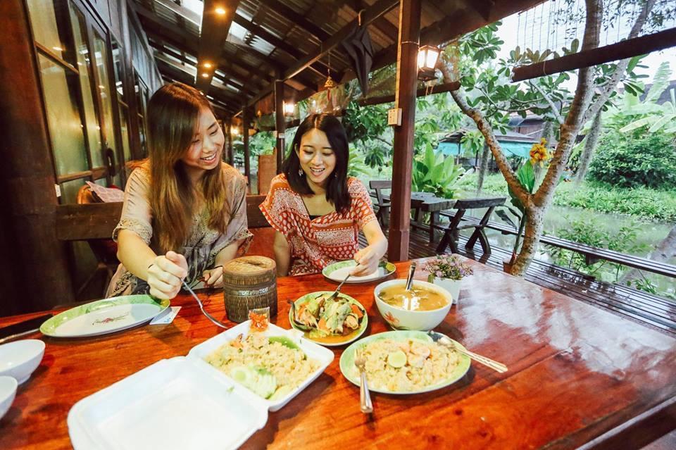 Baansuanleelawadee Resort Amphawa Extérieur photo