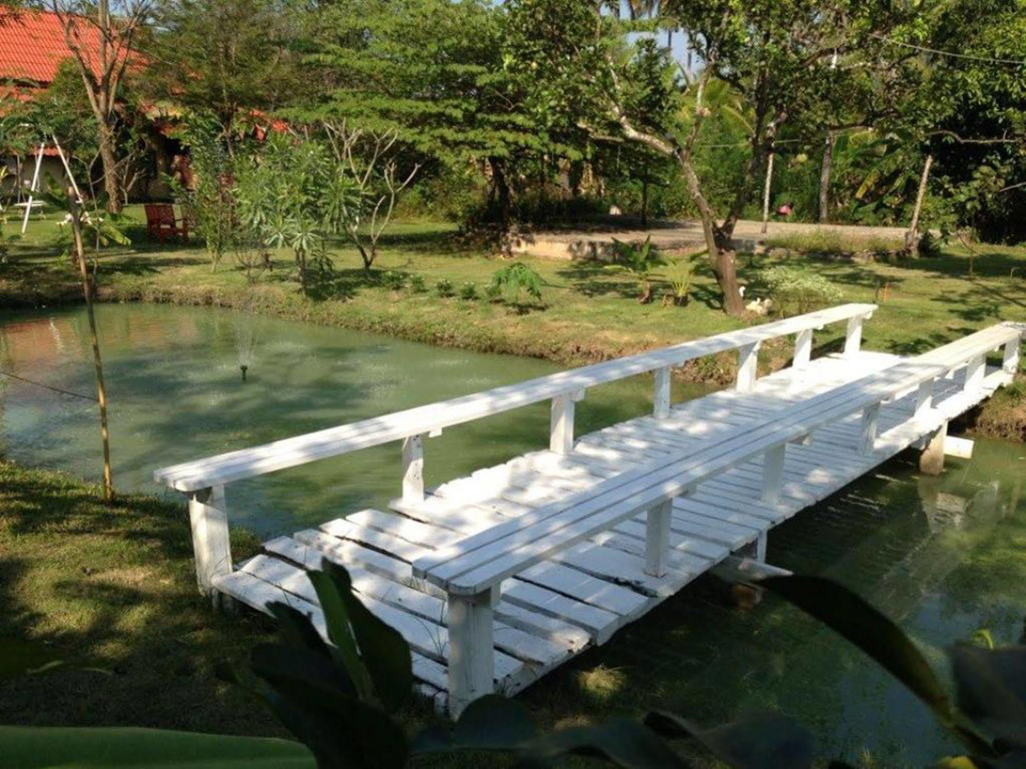 Baansuanleelawadee Resort Amphawa Extérieur photo